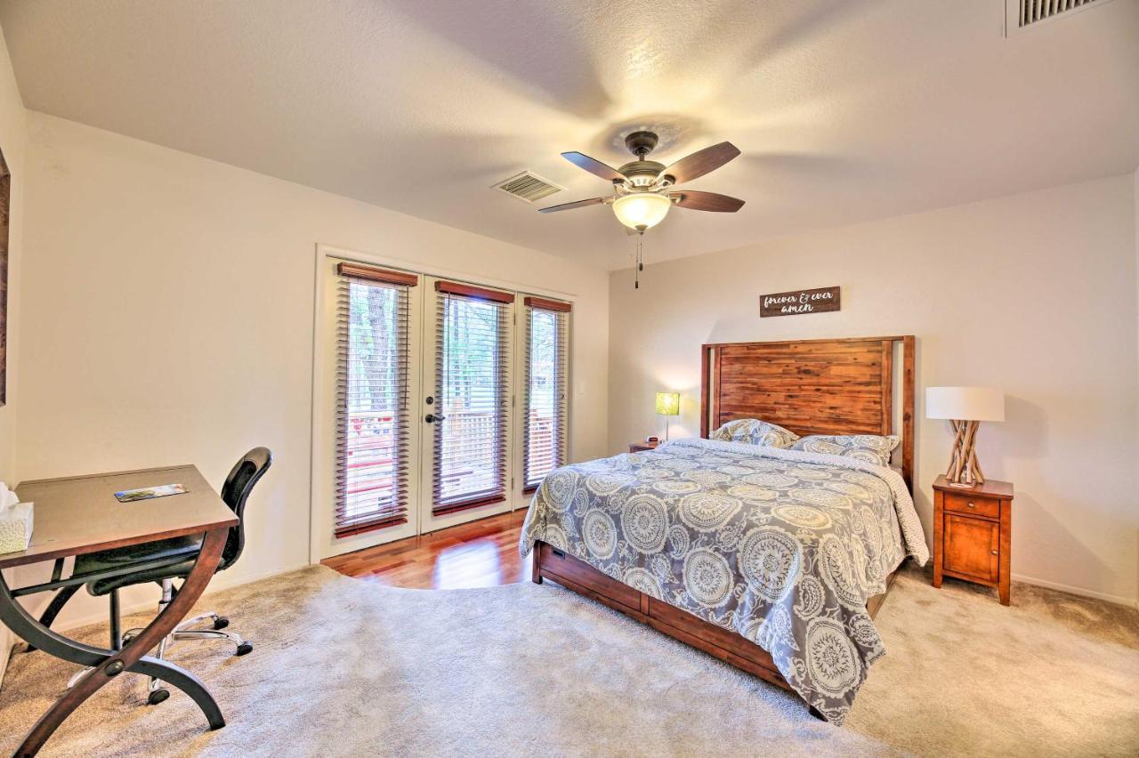 Lush Pinetop Retreat With Large Deck And Wooded Yard! Eksteriør billede