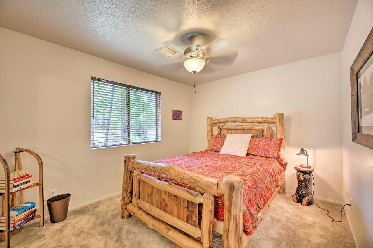 Lush Pinetop Retreat With Large Deck And Wooded Yard! Eksteriør billede